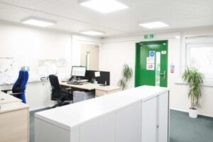 (3 bay) compliant modular building